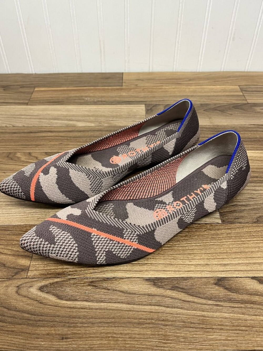 Rothys Retired Point Flat in Taupe Camo Neon Stripe Womens Size 10